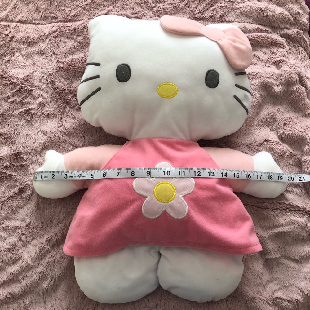 Hello Kitty Plush - Picture 5 of 5